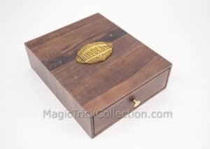 Illusionist Deluxe Walnut Boxset Collectible Playing Cards & Coin